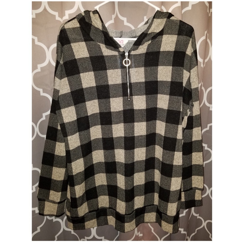 Plaid Hoodie. NWOT
